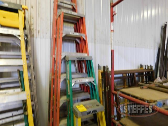 (4) Asst- fiberglass ladders_1.jpg